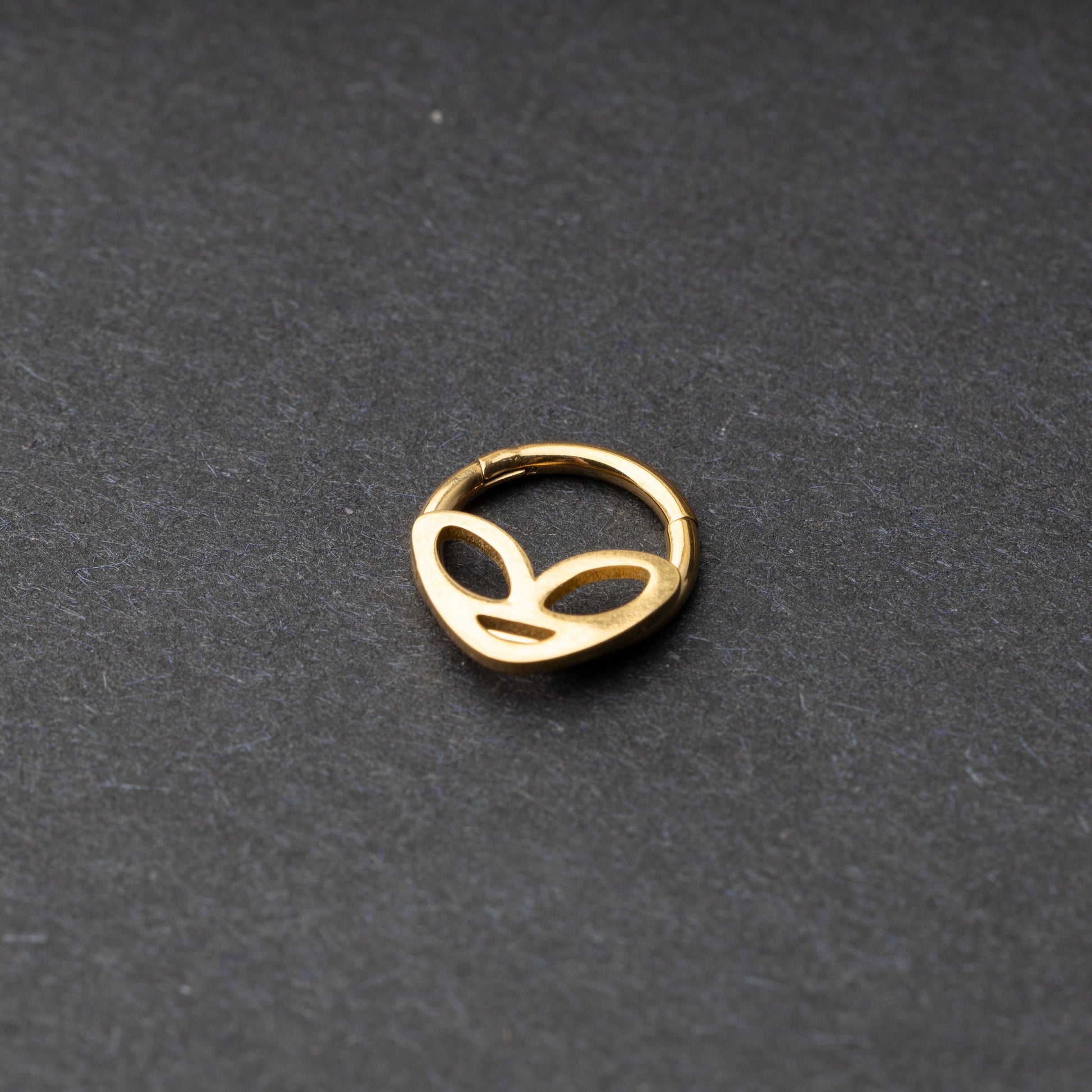 Alien Clicker Ring