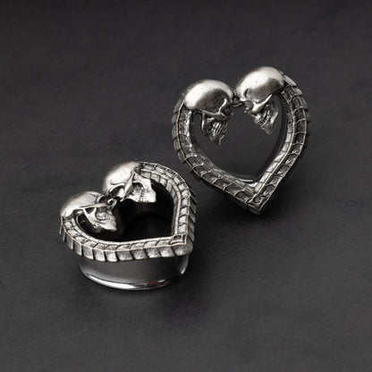 Pair of Spine Ear Tunnels, Saddle Ear Plugs in Silver. Ear Saddle Hangers For Stretched Ears, Gothic Plugs and Tunnels, Spine and Skull